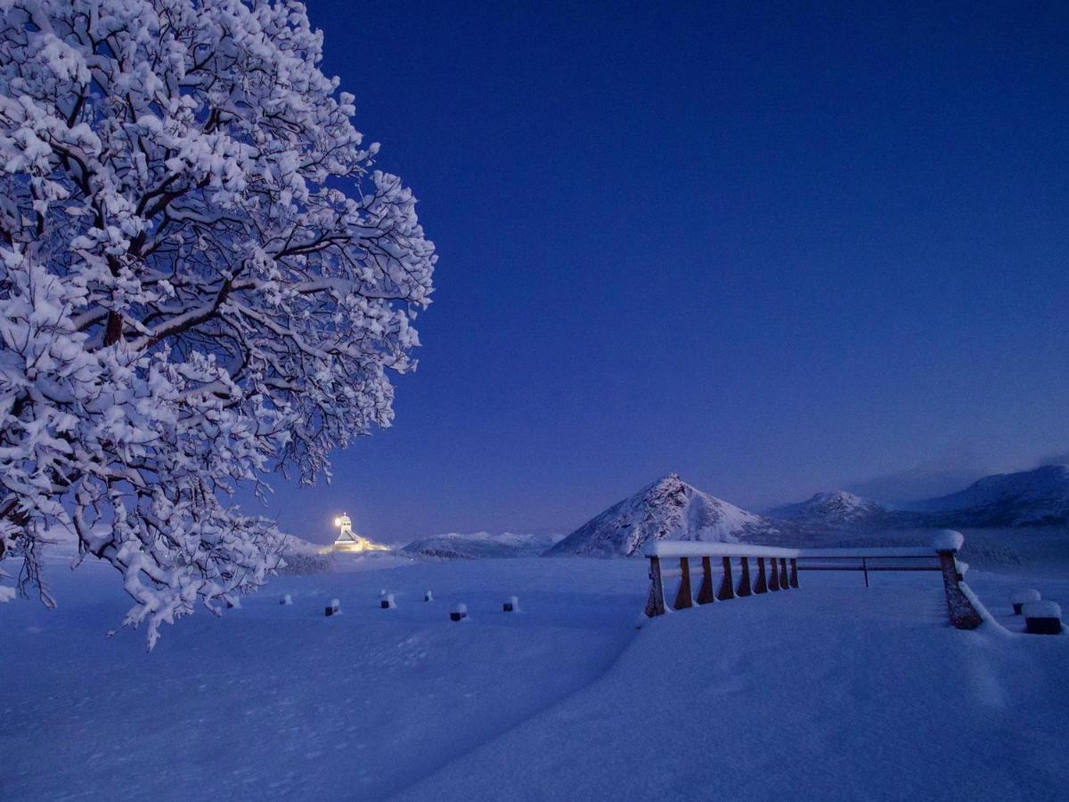 Salmon Lodge Lofoten Лекнес Екстер'єр фото